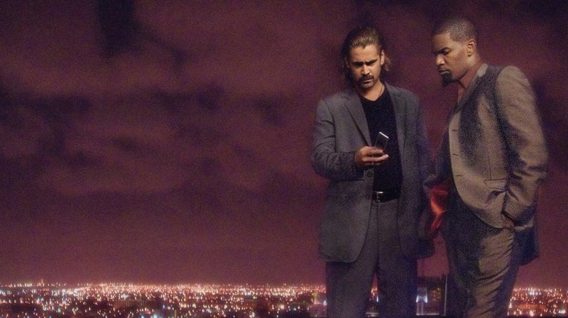 Gleich drei Morde müssen aufgeklärt werden. Ein Fall für „Sonny“ Crockett (Colin Farrell, l.) und seinen Kollegen Ricardo Tubbs (Jamie Foxx, r.) … – Bild: ProSieben Media AG © 2006 Universal Studios Gleich drei Morde müssen aufgeklärt werden. Ein Fall für „Sonny“ Crockett (Colin Farrell, l.) und seinen Kollegen Ricardo Tubbs (Jamie Foxx, r.) … – Bild: ProSieben Media AG © 2006 Universal Studios