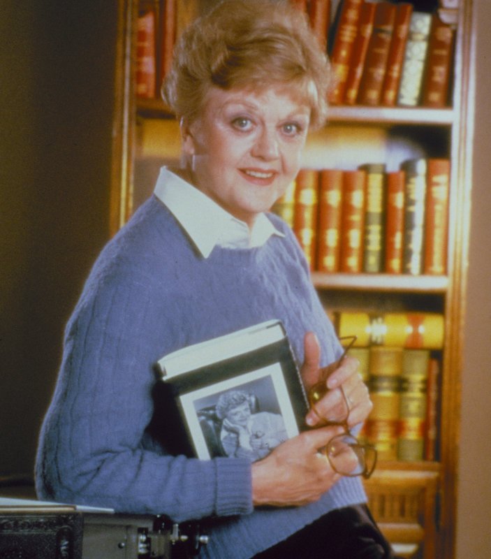 Die Schriftstellerin Jessica Fletcher (Angela Lansbury) ist eine erfolgreiche Kriminalromanautorin, doch damit nicht genug – auch in ihrer Freizeit ist sie den Mördern auf der Spur. – Bild: Puls 4 Die Schriftstellerin Jessica Fletcher (Angela Lansbury) ist eine erfolgreiche Kriminalromanautorin, doch damit nicht genug – auch in ihrer Freizeit ist sie den Mördern auf der Spur. – Bild: Puls 4