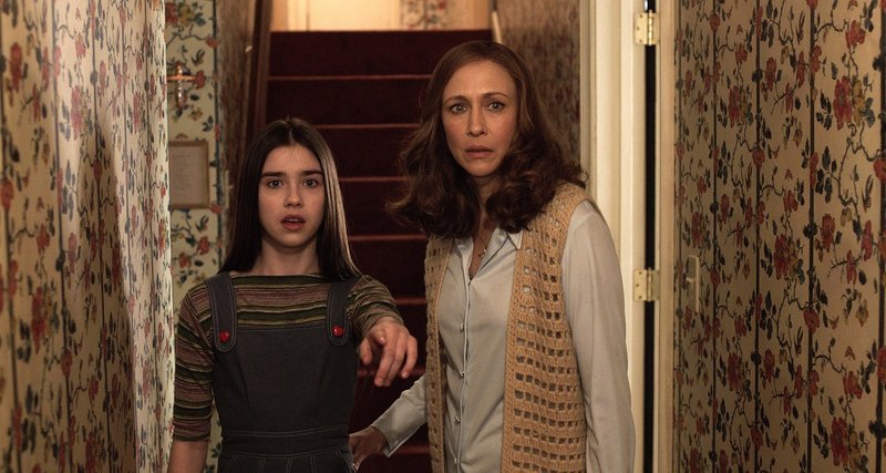 Judy (Sterling Jerins, l.); Lorraine (Vera Farmiga, r.) – Bild: Puls 4
