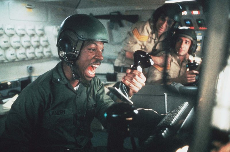 Angriff ist die beste Verteidigung – Bild: Puls 8