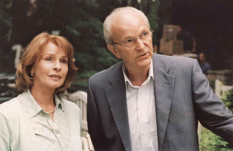 Nette Nachbarn küsst man nicht – Bild: Puls 8