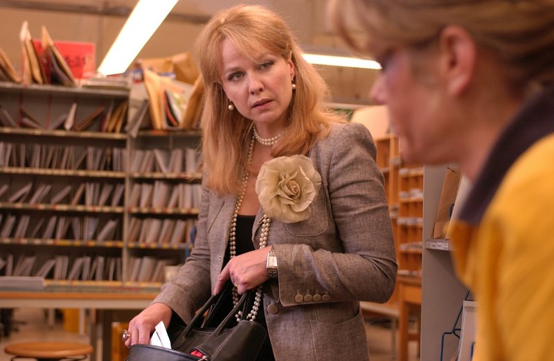 Heimliche Liebe - Der Schüler und die Postbotin – Bild: Puls 8