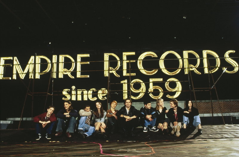 Das Empire Team – Bild: Puls 8