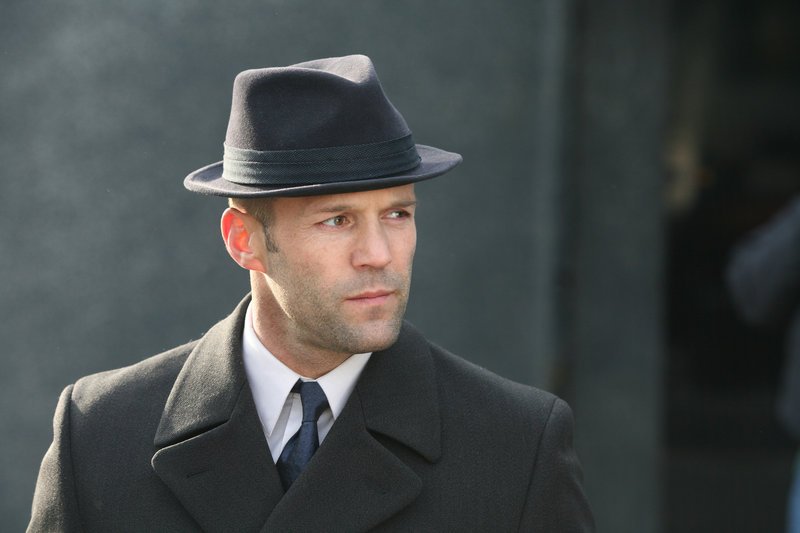 Der ungeplante Mitspieler Vince Ferro zerstört Jasper Bagges’ (Jason Statham) aufwendig entwickelten Pläne … – Bild: Puls 8 Der ungeplante Mitspieler Vince Ferro zerstört Jasper Bagges’ (Jason Statham) aufwendig entwickelten Pläne … – Bild: Puls 8