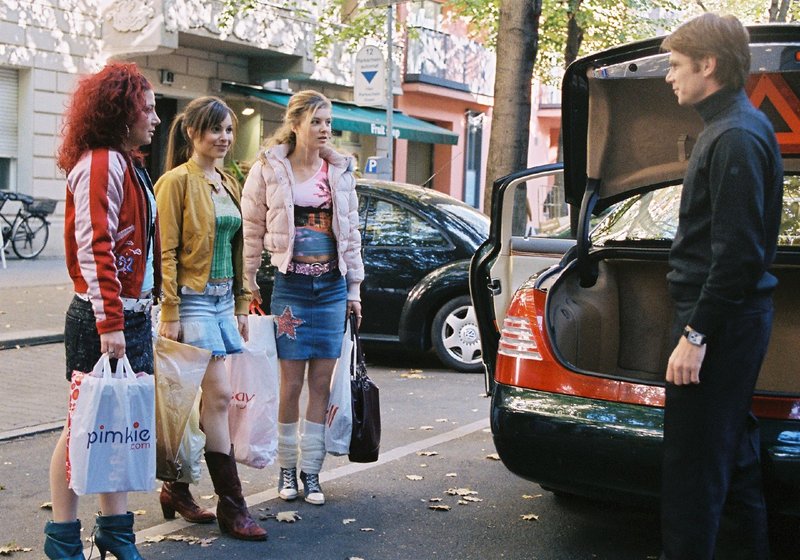 Wie küsst man einen Millionär? – Bild: Puls 8