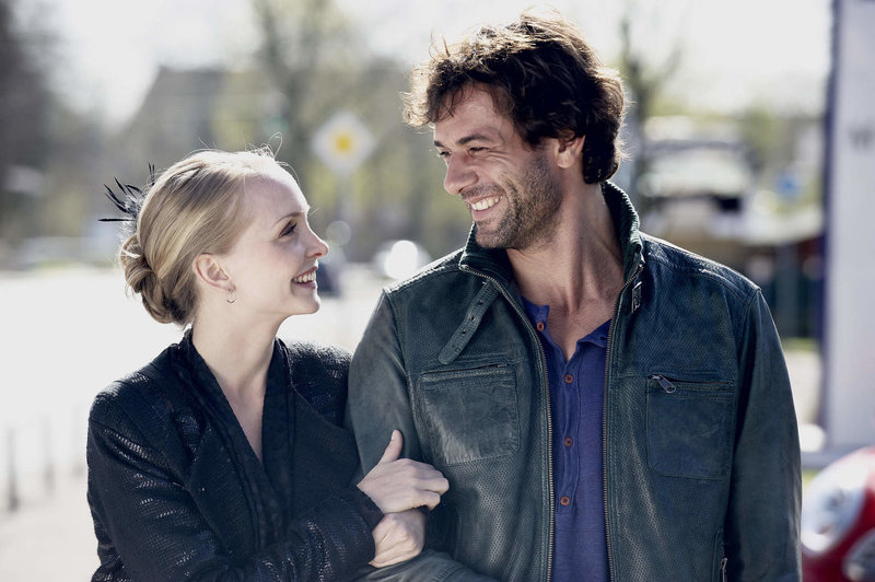 Flaschendrehen – Bild: Puls 8