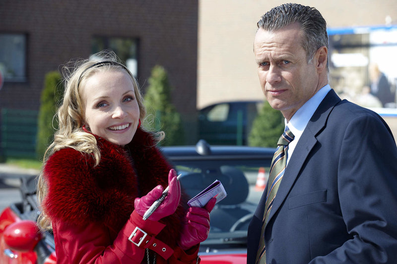 Flaschendrehen – Bild: Puls 8