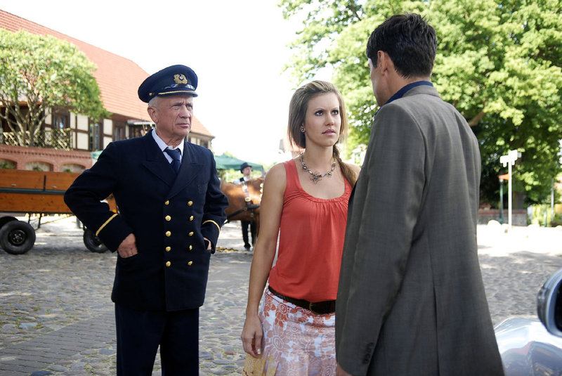 Liebesticket nach Hause – Bild: Puls 8