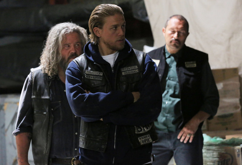 Sons of Anarchy S07E06 Vertrauensbeweis (Smoke ’em If You Got ’em) fernsehserien.de Sons of Anarchy S07E06 Vertrauensbeweis (Smoke ’em If You Got ’em) fernsehserien.de