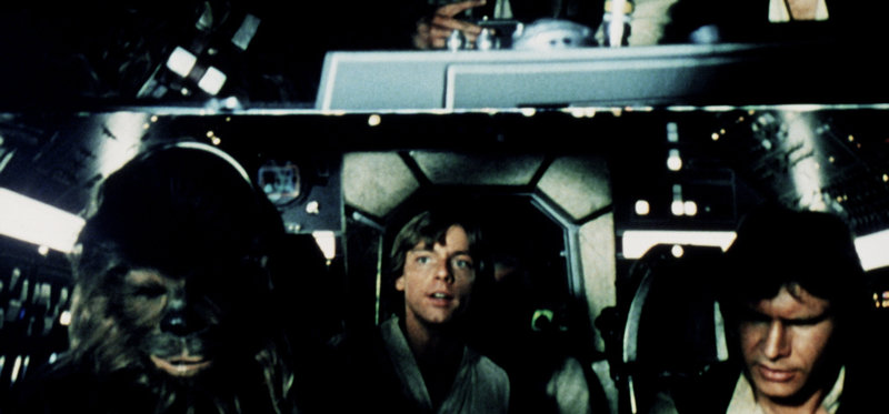 Chewbacca (Peter Mayhew, l.), Luke Skywalker (Mark Hamill, M.) und Han Solo (Harrison Ford, r.) haben wichtige Neuigkeiten ... – Bild: ProSieben Media AG © Lucasfilm LTD. & TM. All Rights Reserved. Chewbacca (Peter Mayhew, l.), Luke Skywalker (Mark Hamill, M.) und Han Solo (Harrison Ford, r.) haben wichtige Neuigkeiten ... – Bild: ProSieben Media AG © Lucasfilm LTD. & TM. All Rights Reserved.