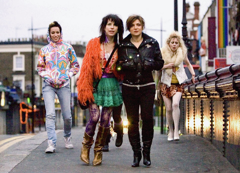 Happy-go-lucky: Gute Laune ist ansteckend! – Bild: SRF/​Degeto