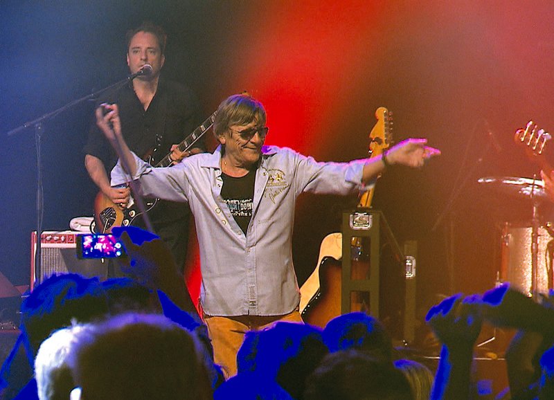 Abrocken auf seiner Endspurt-Tour: Polo Hofer will sich bald von der Bühne verabschieden. – Bild: SRF