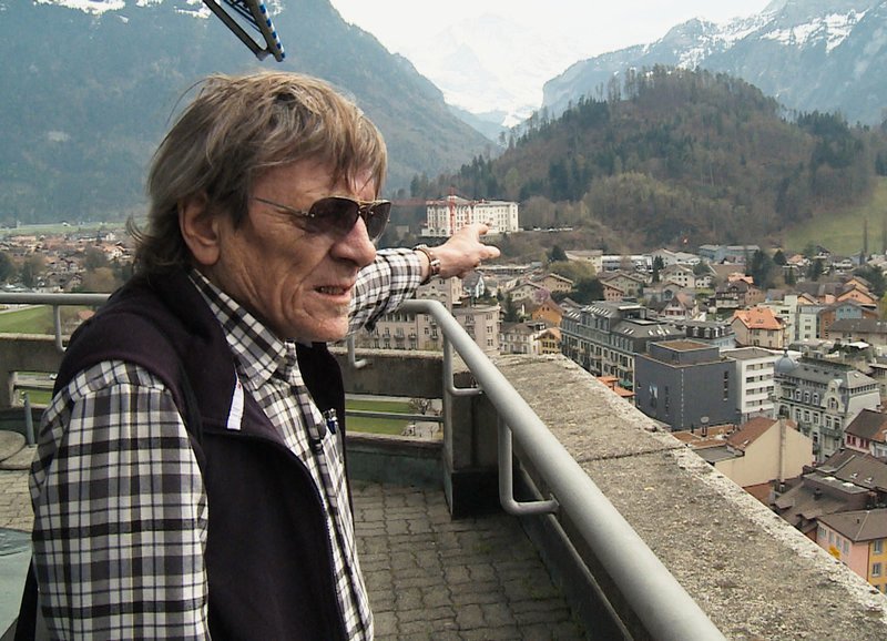 Auf den Spuren seiner Jugend: Polo Hofer wuchs in Interlaken auf – Bild: SRF Auf den Spuren seiner Jugend: Polo Hofer wuchs in Interlaken auf – Bild: SRF