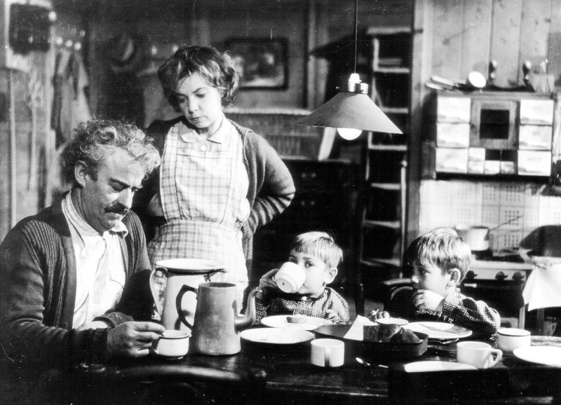 Es Dach überem Chopf – Bild: SRF/​Gloriafilm