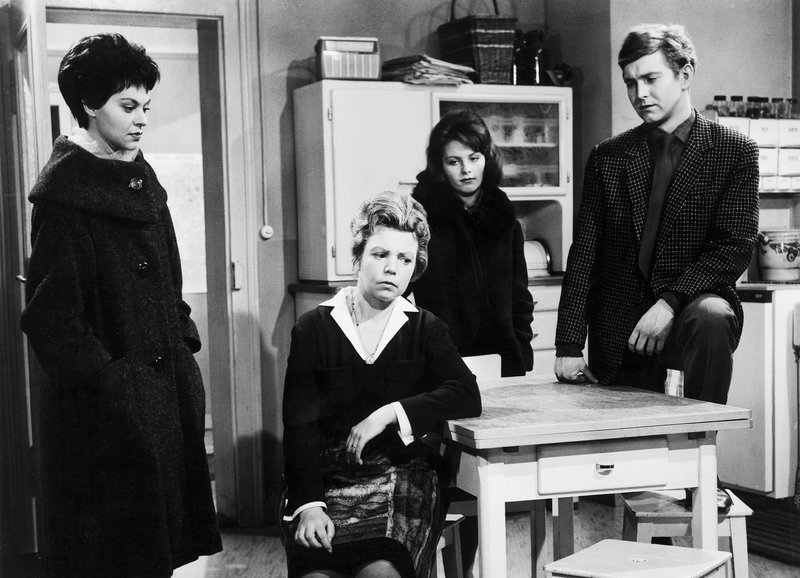 Im Parterre links – Bild: SRF/​Gloriafilm