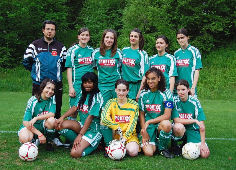Die Girls vom FC Bethlehem – Bild: SRF