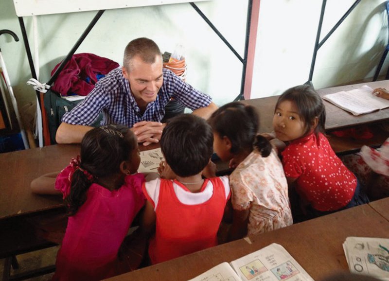 Marc Jenni im Kinderhilfswerk Child’s Dream in Thailand – Bild: SRF