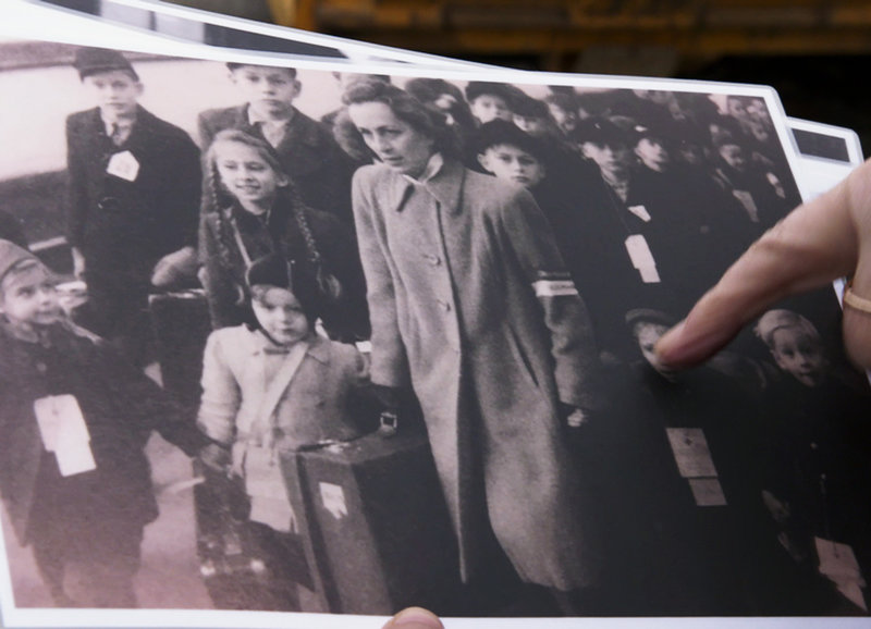 Auf der Suche nach Menschlichkeit – Bild: SRF