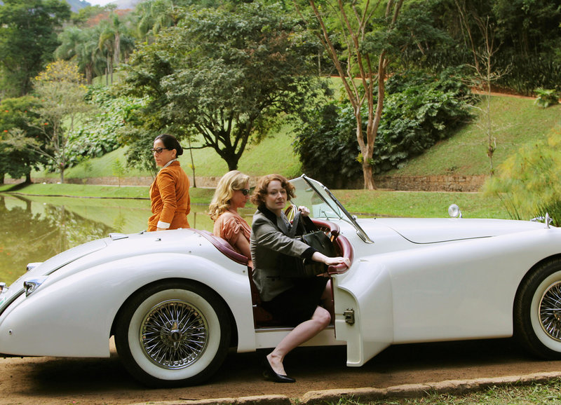 Ménage á trois: Glória Pires als Lota de Macedo Soares, Tracy Middendorf als Mary, Miranda Otto als Elizabeth Bishop – Bild: SRF/2013 Pandastorm Pictures GmbH Ménage á trois: Glória Pires als Lota de Macedo Soares, Tracy Middendorf als Mary, Miranda Otto als Elizabeth Bishop – Bild: SRF/2013 Pandastorm Pictures GmbH