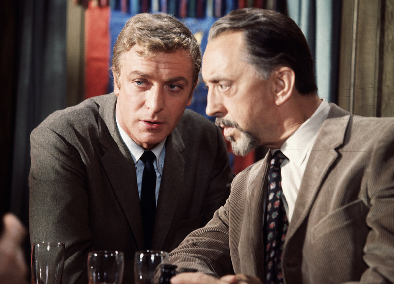 Das Mädchen aus der Cherry Bar – Bild: SRF/​Universal