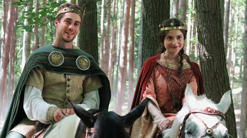 Der Kronprinz Patrick Dergel als Prinz Jan, Eva Josefiková als Prinzessin Viktorie SRF/Ceská televize – Bild: SRF1 Der Kronprinz Patrick Dergel als Prinz Jan, Eva Josefiková als Prinzessin Viktorie SRF/Ceská televize – Bild: SRF1
