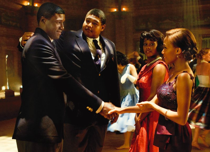 Zahmer Kämpfer: Rob Brown als Ernie Davis, Omar Benson Miller als Jack Buckley, Linara Washington als Gloria Baker, Nicole Beharie als Sarah Ward – Bild: SRF/Universal Studios and Idea Filmproduktionsgesellschaft mbH &Co. KG. Zahmer Kämpfer: Rob Brown als Ernie Davis, Omar Benson Miller als Jack Buckley, Linara Washington als Gloria Baker, Nicole Beharie als Sarah Ward – Bild: SRF/Universal Studios and Idea Filmproduktionsgesellschaft mbH &Co. KG.