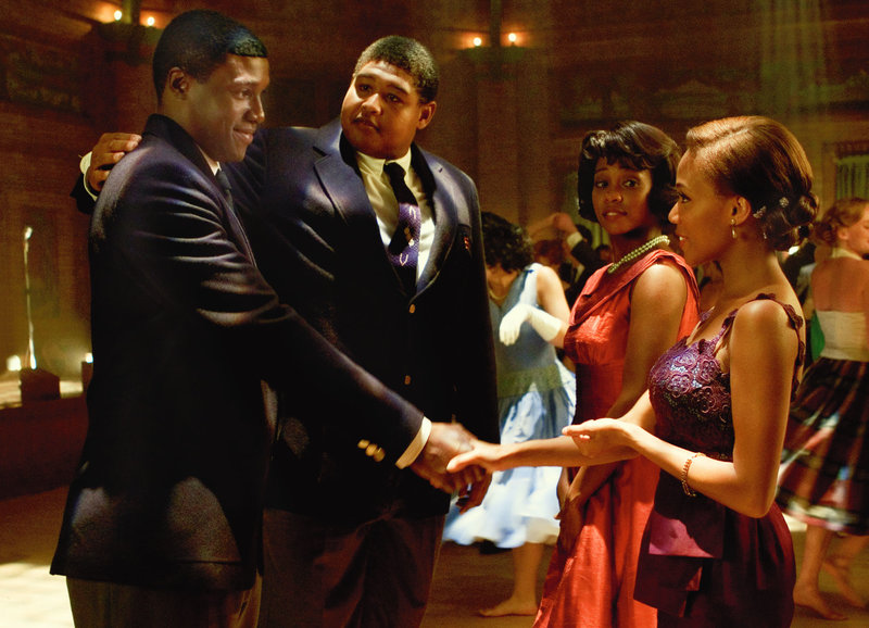 Zahmer Kämpfer: Rob Brown als Ernie Davis, Omar Benson Miller als Jack Buckley, Linara Washington als Gloria Baker, Nicole Beharie als Sarah Ward – Bild: SRF/Universal Studios and Idea Filmproduktionsgesellschaft mbH &Co. KG. Zahmer Kämpfer: Rob Brown als Ernie Davis, Omar Benson Miller als Jack Buckley, Linara Washington als Gloria Baker, Nicole Beharie als Sarah Ward – Bild: SRF/Universal Studios and Idea Filmproduktionsgesellschaft mbH &Co. KG.