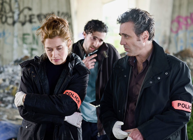 Complices – Bild: SRF/​Saga Productions