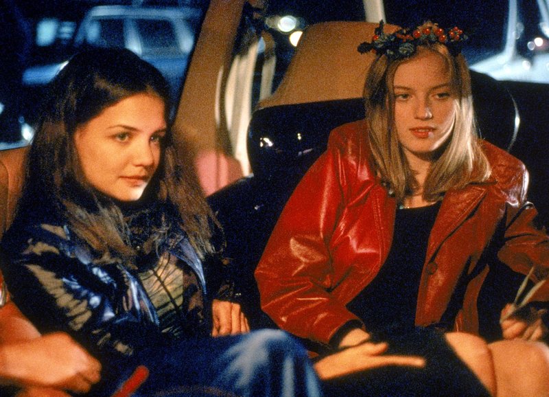 High: Katie Holmes als Claire, Sarah Polley als Ronna – Bild: SRF/Columbia Pictures Industries, Inc. High: Katie Holmes als Claire, Sarah Polley als Ronna – Bild: SRF/Columbia Pictures Industries, Inc.