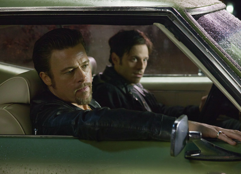 Räumt in der Unterwelt auf: Brad Pitt als Jackie Cogan, Scoot McNairy als Frankie – Bild: SRF/Elite Film AG Räumt in der Unterwelt auf: Brad Pitt als Jackie Cogan, Scoot McNairy als Frankie – Bild: SRF/Elite Film AG