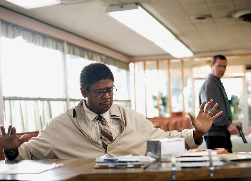 Ein Moment, der alles verändert: Forest Whitaker als Charlie Archenault – Bild: SRF/CONSTANTIN FILM VERLEIH Ein Moment, der alles verändert: Forest Whitaker als Charlie Archenault – Bild: SRF/CONSTANTIN FILM VERLEIH