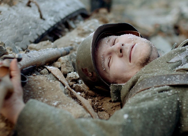 Statist im siebten Himmel: Petter Gundersen Barhaugen als Soldat – Bild: SRF/​interfilm