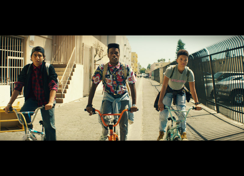 Drei Freunde auf Abwegen: Tony Revolori als Jib, Shameik Moore als Malcolm, Kiersey Clemons als Diggy – Bild: SRF/2015 That's Dope, LLC. Drei Freunde auf Abwegen: Tony Revolori als Jib, Shameik Moore als Malcolm, Kiersey Clemons als Diggy – Bild: SRF/2015 That's Dope, LLC.