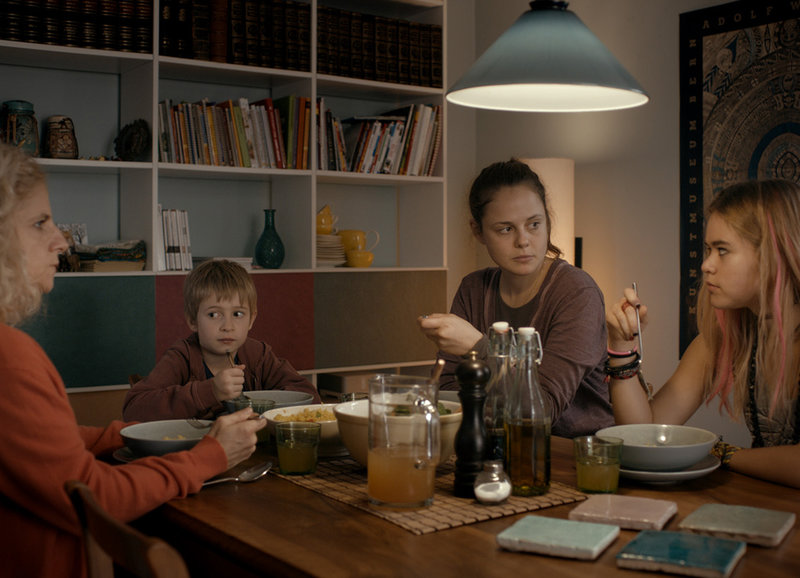 Finsteres Glück – Bild: SRF/​Triluna Film/​Tobias Dengler