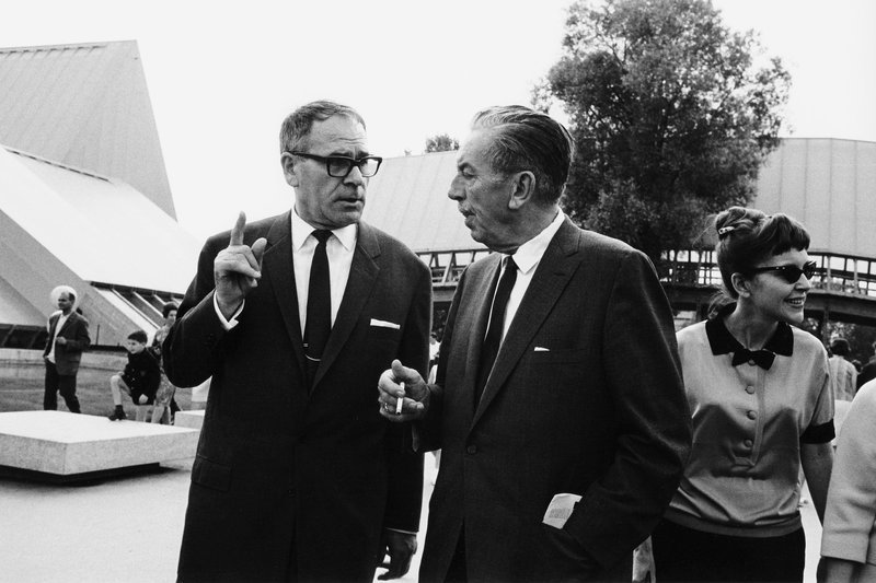 DOK: Der Boss, Walt Disney und die vergessenen Oscars Ernst A. Heiniger zeigt Walt Disney das Gelände der Expo 64 SRF/​Vicky Schoch – Bild: SRF2