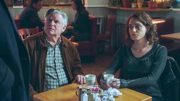 Lenny Ross (Trent Williams) und Tess verschweigen etwas – Bild: CBS Broadcasting, Inc.