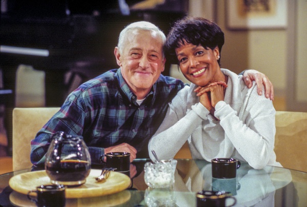 Cora Winston (Emily Yancy) will den Hausfrieden retten – Bild: Paramount+