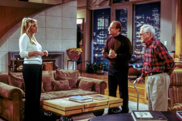 Frederica (Jennifer Coolidge) fasziniert Frasier und Martin – Bild: Paramount+