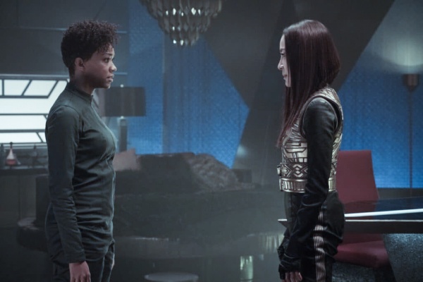 Im Spiegeluniversum verrät Michael (l.) Imperatorin Georgiou – Bild: Michael Gibson /​ CBS