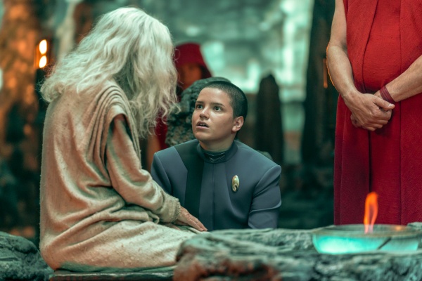 Adira (Blu del Barrio) sucht neue Erfahrungen auf Trill – Bild: John Medland /​ Paramount+