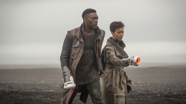 Book (David Ajala) trifft auf Michael (Sonequa Martin-Green) – Bild: Paramount Pictures Germany