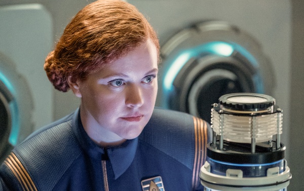 Kadettin Sylvia Tilly (Mary Wiseman) denkt über Technik nach – Bild: CBS