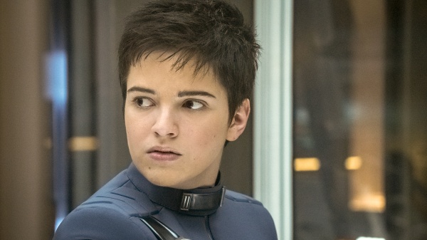 Inspektorin Adira Tal (Blu del Barrio) nutzt ihre Erfahrung – Bild: Paramount Pictures Germany