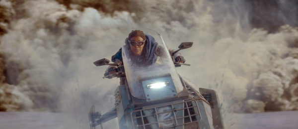 Michael Burnham (Sonequa Martin-Green) dreht auf – Bild: CBS Studios Inc. /​ Paramount+