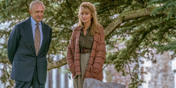 Philip tröstet Penny Knatchbull (Natascha McElhone) – Bild: Keith Bernstein