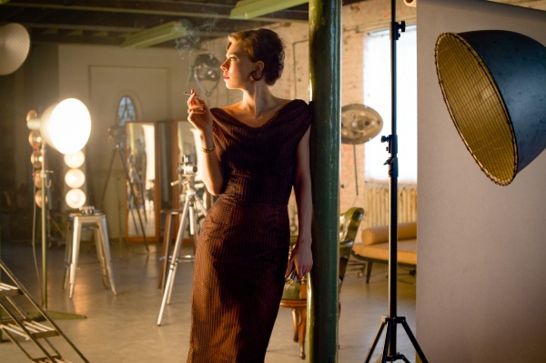 Prinzessin Margaret (Vanessa Kirby) verlangt Aufmerksamkeit – Bild: Alex Bailey /​ Netflix