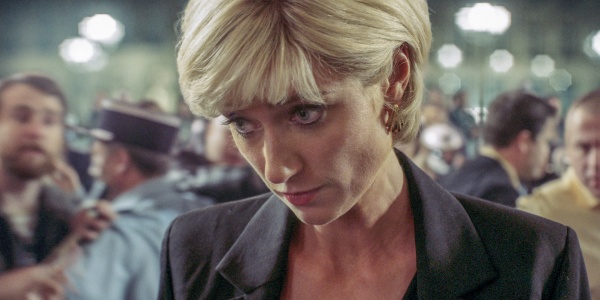 Der Medienrummel erschöpft Diana (Elizabeth Debicki) – Bild: Netflix