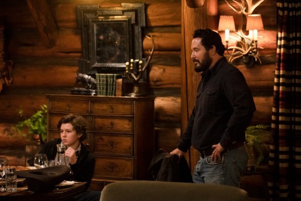 Rip (r., Cole Hauser) lernt Carter besser kennen – Bild: Paramount Network