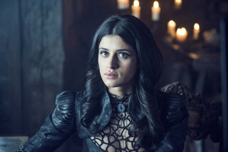 Yennefer von Vengerberg (Anya Chalotra) folgt ihren Zielen – Bild: Katalin Vermes /​ Netflix