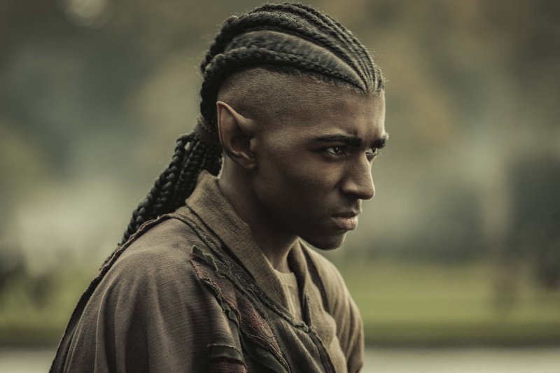 Die Ereignisse verunsichern Dara (Wilson Mbomio) – Bild: Jay Maidment /​ Netflix